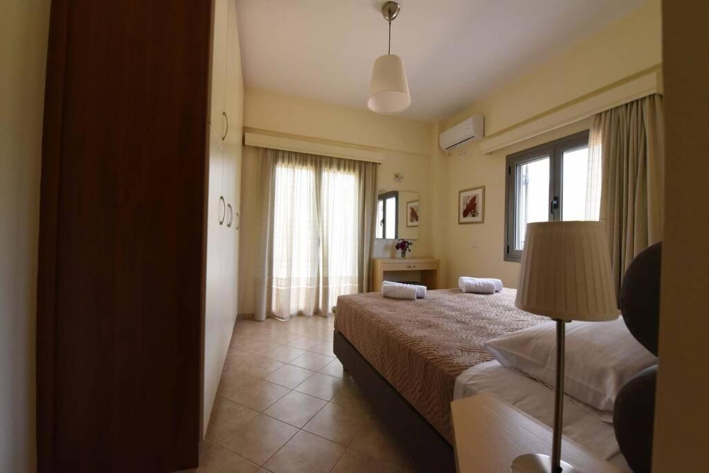 Seaside Villa Andronikos Amarynthos Bagian luar foto